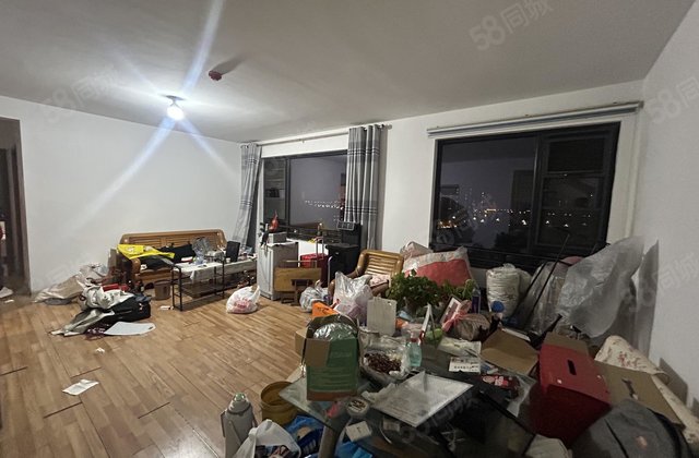 百合新城三叶草户型，带阳台，东昌东外国语