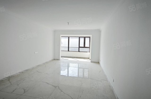 开发区次新房 国岳府 清水湾 4室双阳台 带车位储藏室免大税