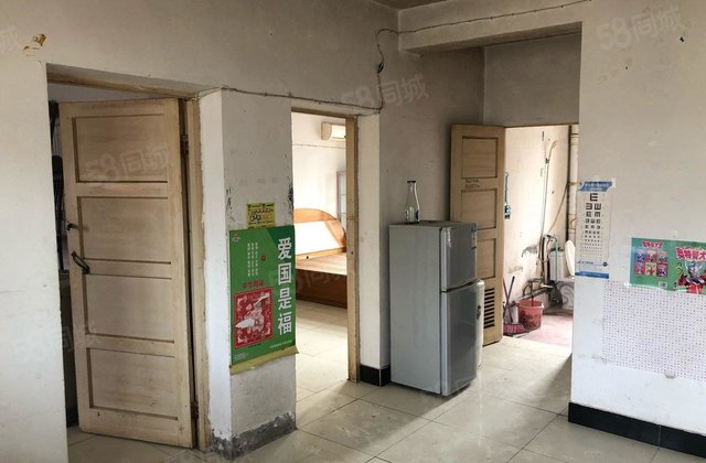 南巢商业街3室1厅83㎡70万二手房图片