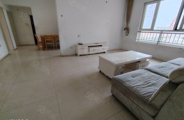 急售大精装 双卫格局 近医院万达 香江  交通便捷 有钥匙