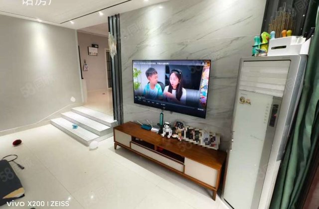 超 !香江附近,尚东苹果社区, 楼层精装三室双卫,7千