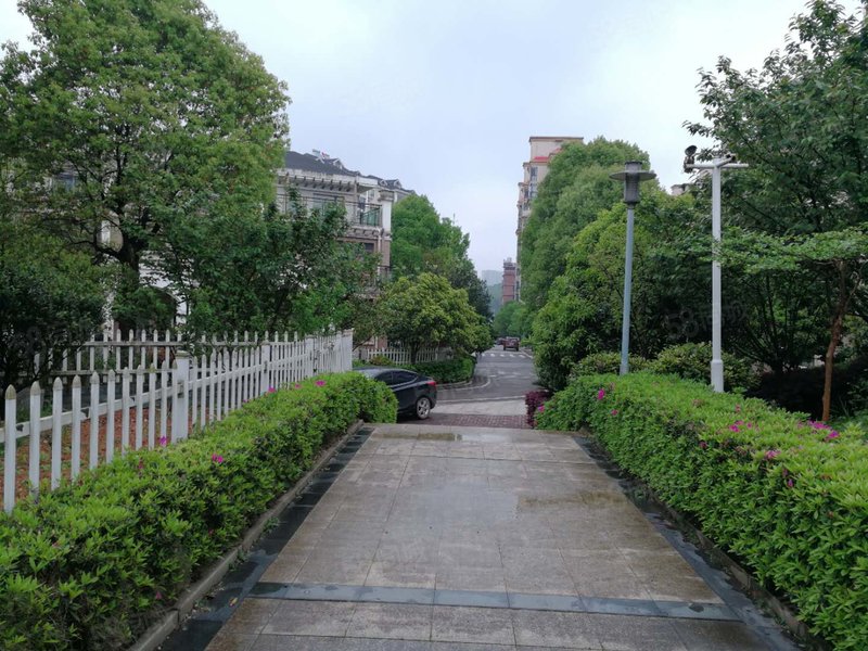 尖山湖公园 高铁西城 米地亚家园 精装电梯洋房 拎包即住