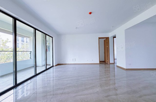 急售城市芳华蘭园宽厅设计双阳台三叶草户型一梯一户送车储玖璋台