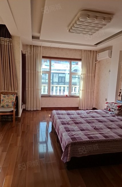 一品庄园5室3厅3卫335㎡南139万