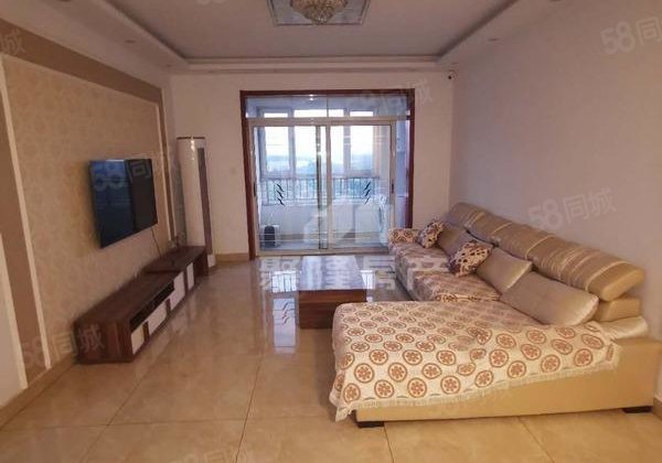 旅游度假区 楼龄新 中间楼层 刚需小三居 高绿化 有电梯