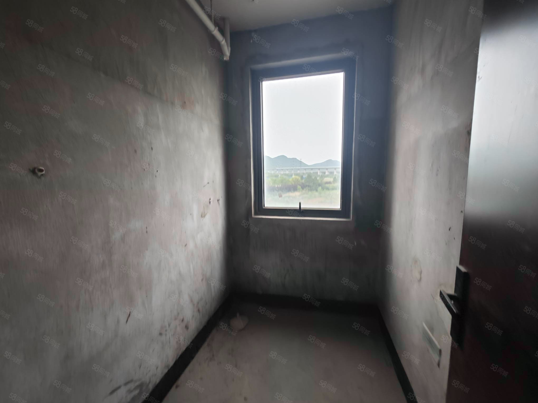 力寺家园3室2厅2卫121㎡南北28万