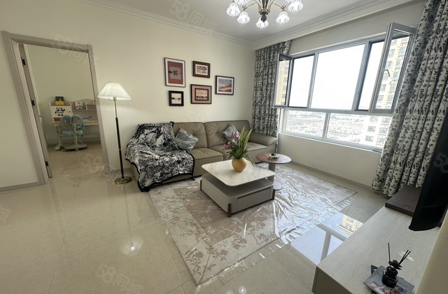 海润公园 精装三居室 带地下室 户型好，全明户型 急售