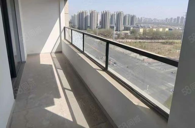 星光理想城 次新房 小三居 97.8万带车位地下室，正常分期