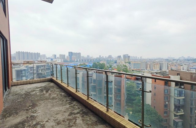 豪进山湖珺璟5室2厅268.55㎡358万二手房图片