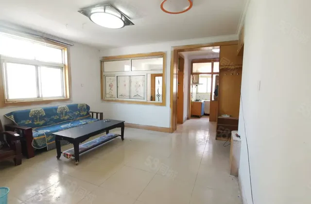 水晶郦城旁，多层3楼客厅带窗户，停车方便免大税送储，随时看房