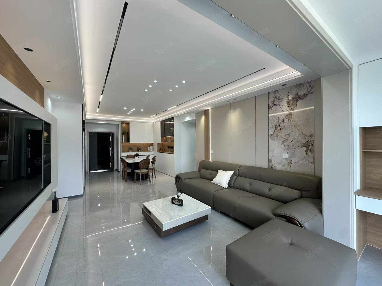 航旅和润居4室2厅2卫126㎡北79.8万