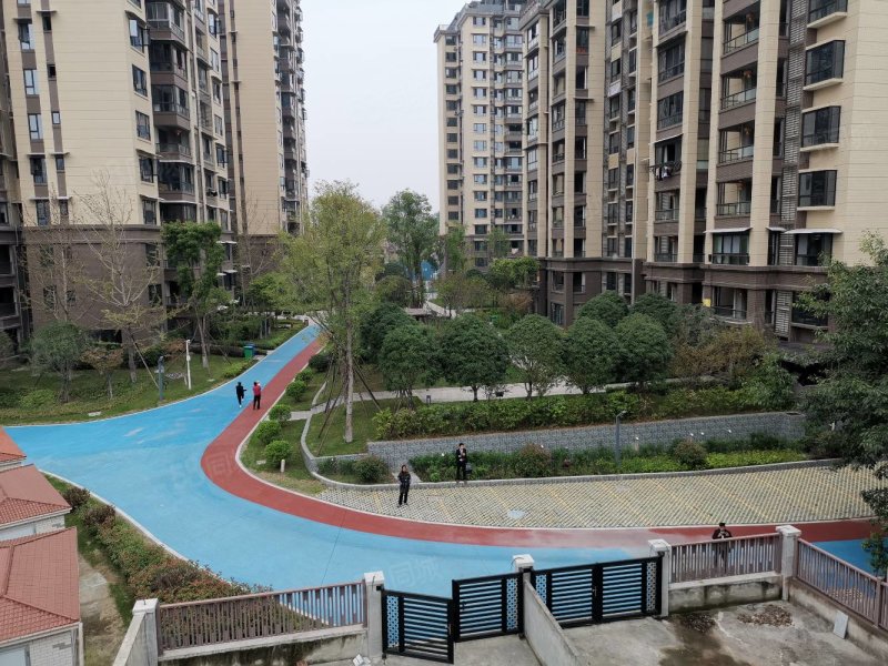 前后大花园 独门独院 20个车位送,学府海棠-自贡58同城