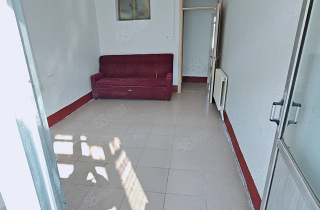 兴华东路表厂家属院 56平正规两室！中间楼层！公积金可贷款！