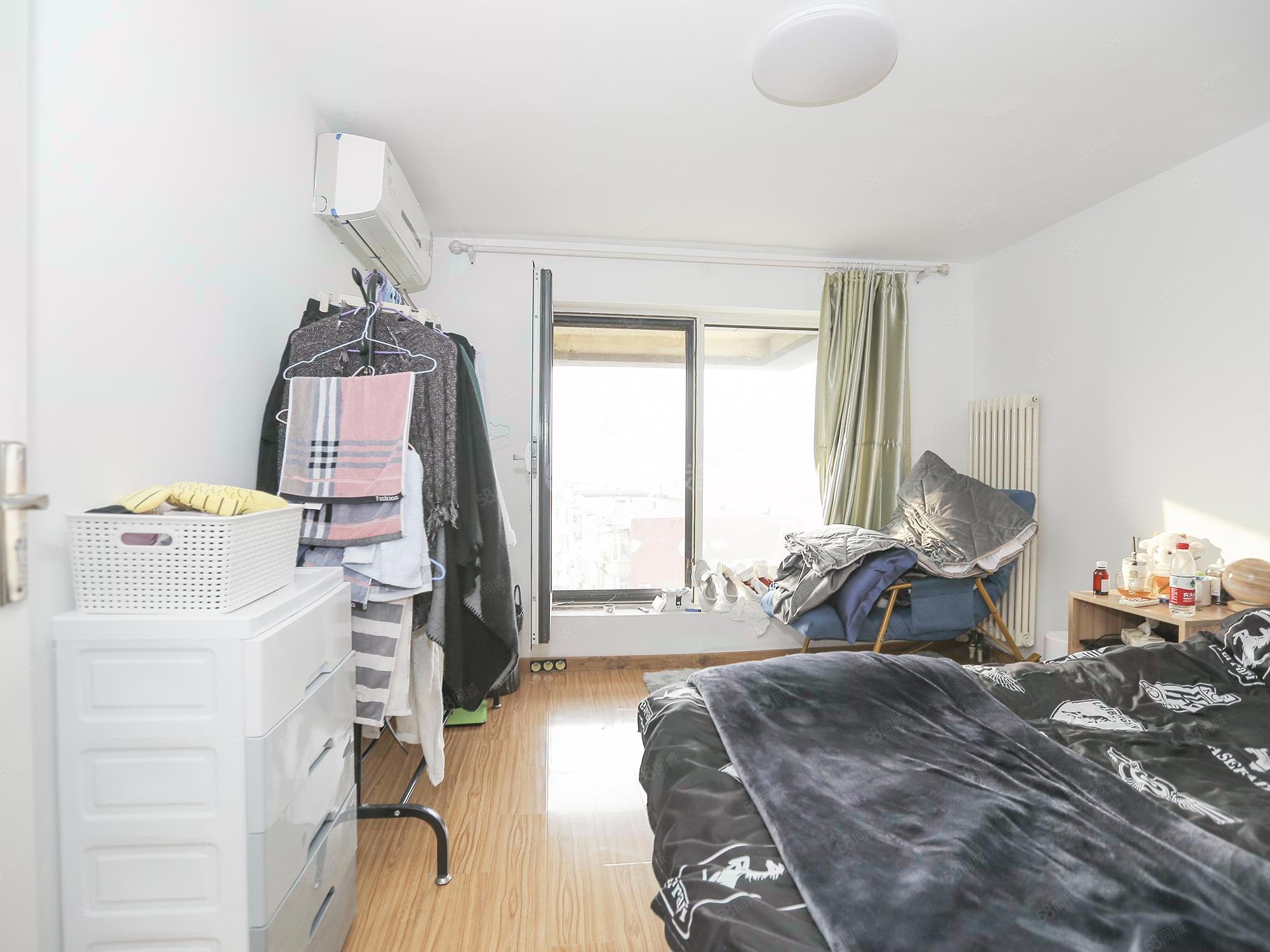 朗峰嘉園3室2廳2衛(wèi)66.2㎡東西330萬