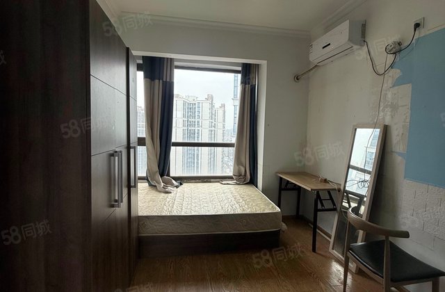 戛纳湾金棕榈4室2厅120㎡182万二手房图片