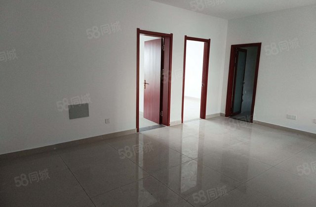 紧邻植物园摩天轮，电梯新房   ，  出售