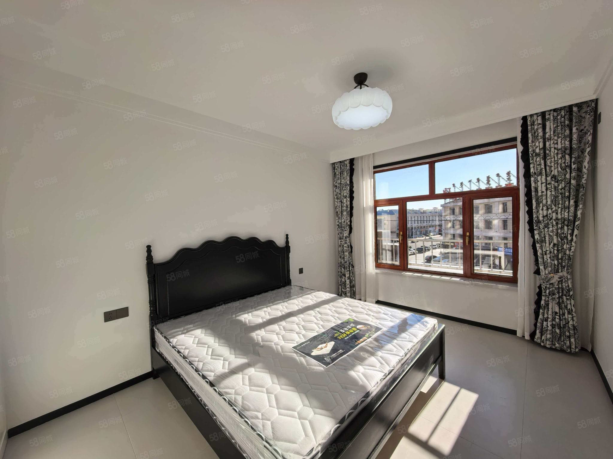 世纪嘉园3室2厅2卫142㎡南北89万