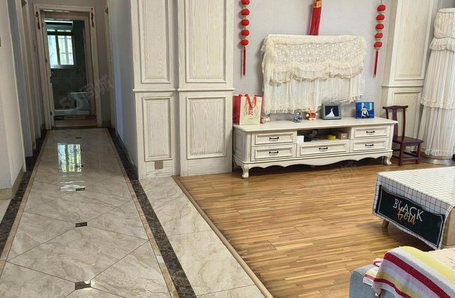 凤鸣花园(二期)4室2厅131.19㎡108万二手房图片