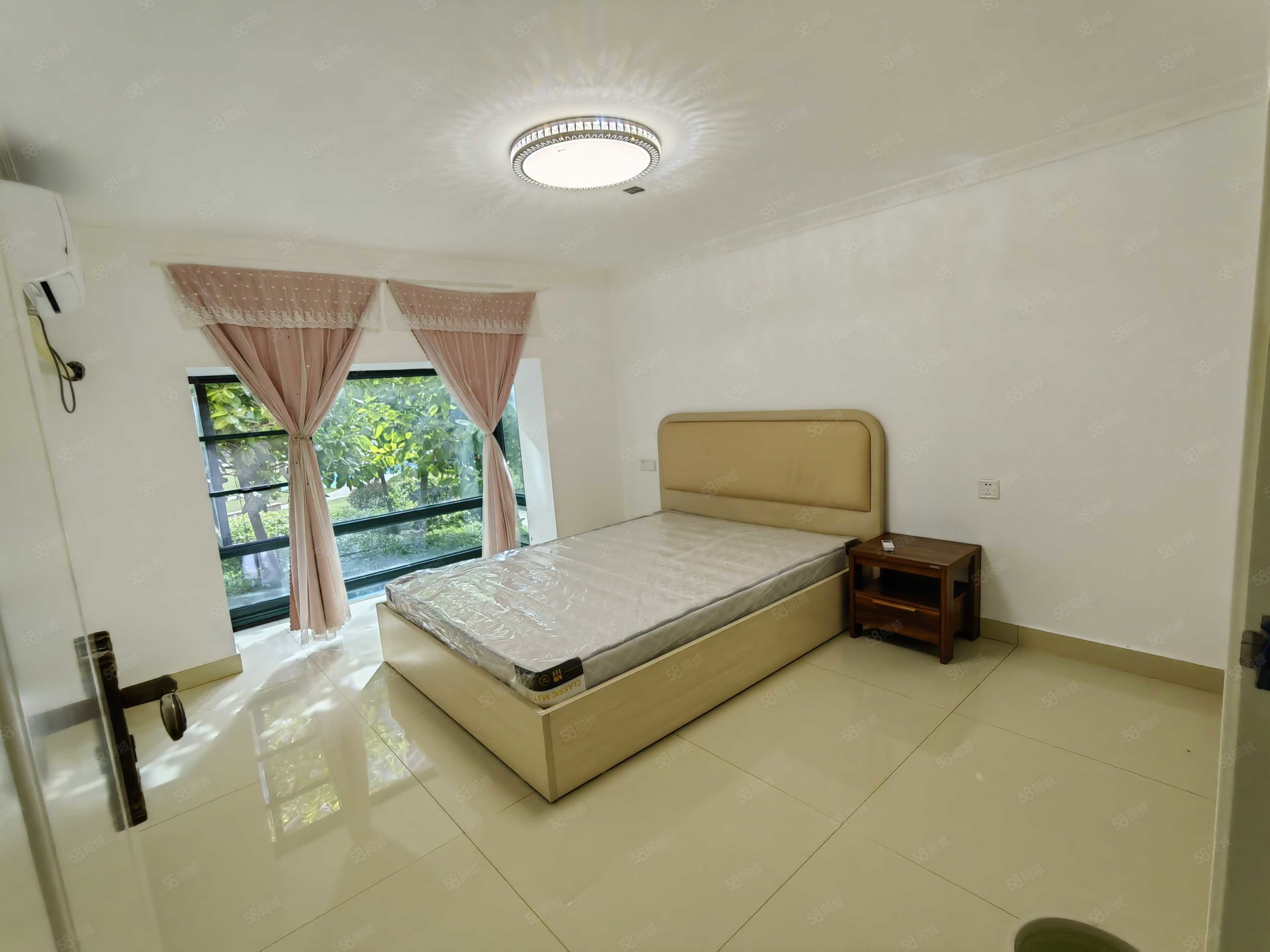 恒大御景湾4室2厅2卫200㎡东160万