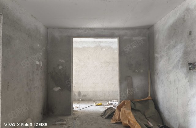 江岸名都4室2厅137.2㎡62万二手房图片