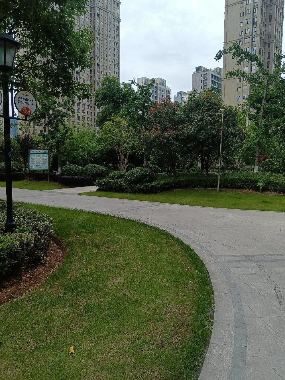 东厦海岸明珠花园4室2厅2卫168.2㎡南北410万