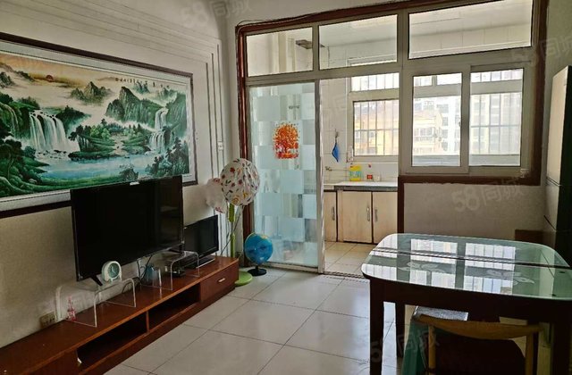 看房随时 高楼层采光充足 交通便利 小三居 近医院 急卖