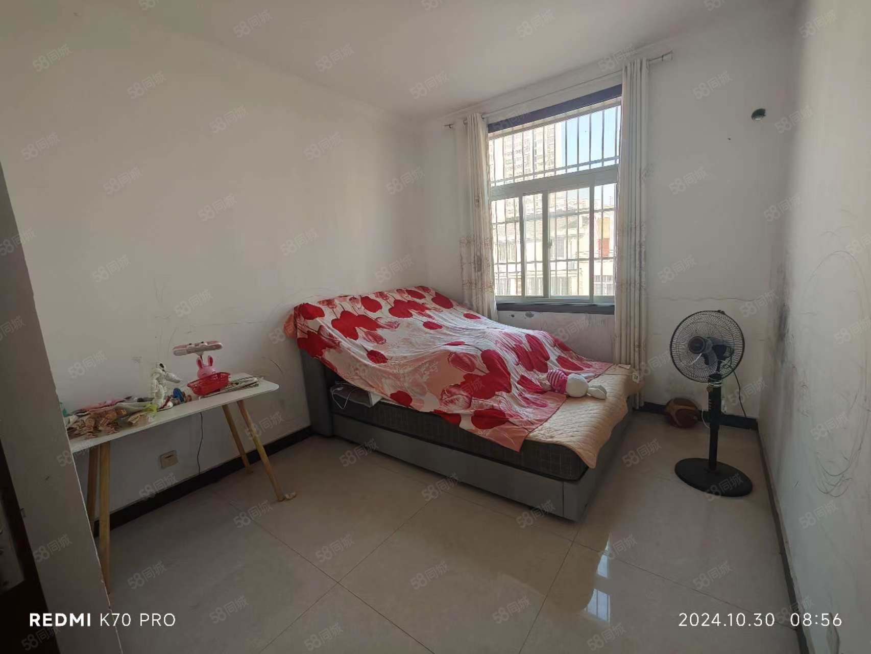 天赐良苑3室2厅1卫216㎡南北55万