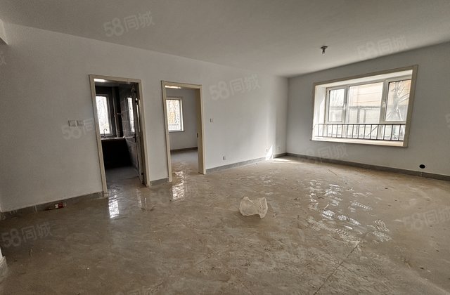 房东急售 电梯东边户 新房未住 送储藏室 三室两厅两卫随时看