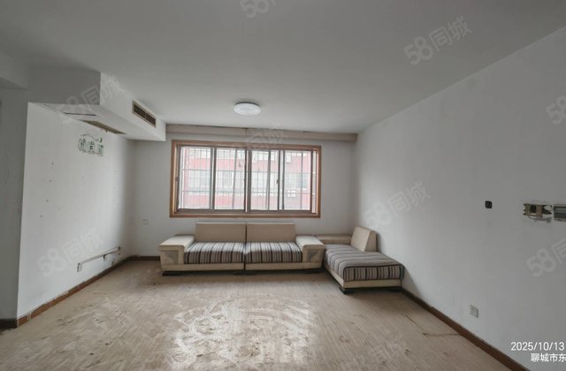 凤凰台 东昌湖畔步梯2楼 168平 带车库 带储 三室朝阳