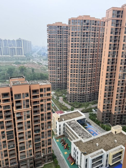 紫菱东岸3室2厅2卫112㎡南北41万