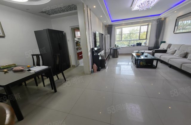 月亮湾C区单价    多三室两厅两卫136平108万