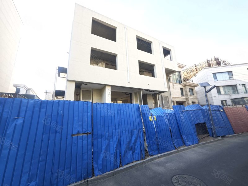 澳景園5室3廳5衛(wèi)435.57㎡南北1690萬