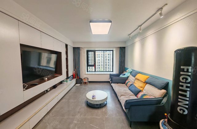 捡   精装修 新一中外国语 带车位储藏室 随时看房 急售