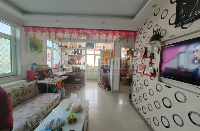 南北通透 带电梯 装修好 楼龄新 双卫生间 交通便捷