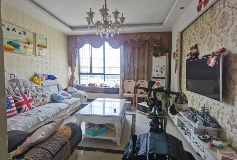 天润花园3室2厅2卫134㎡南北60万