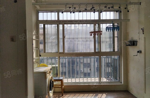 欧景丽都 有地下室 有  医院超市 房东直卖