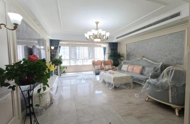 开发区5层电梯洋房 四室两卫60万装修有   带车位 好楼层