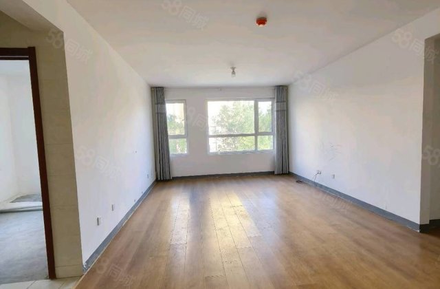 免大税，洋房总高11层，东边户，江北水镇，四室双卫，正常过户