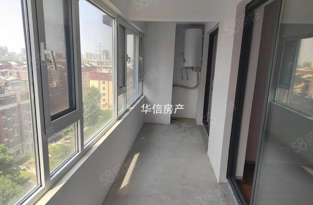 水岸花语二期，双阳台三叶草户型，带储，可走一手手续，  楼层