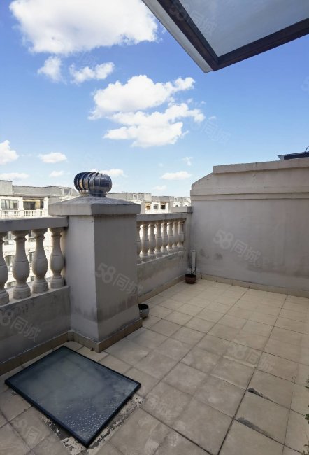 绿地长岛精装复式电梯洋房家具家电齐全拎包入住超大露台,乐享城-上海