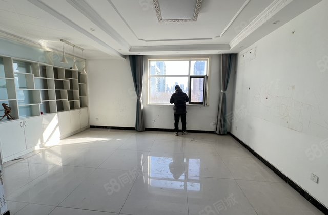 急售！ 49 万！东边户！水晶丽城！房子真好！地暖房！好停车