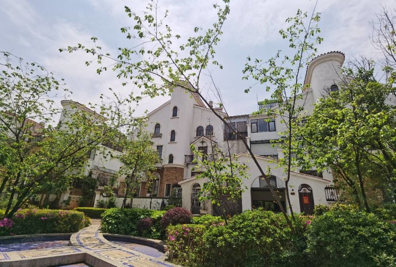 新出(高尔夫景观)大双拼别墅(临大湖)