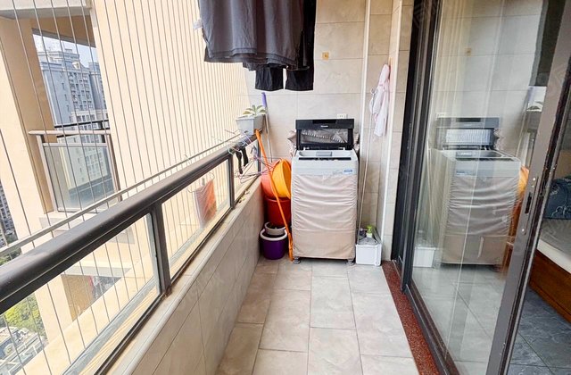 广州融创文旅城3室2厅87.56㎡150万二手房图片