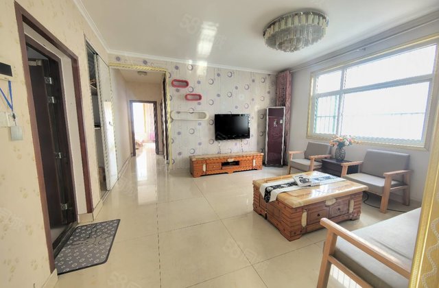 房东急售 户型非常实用 边户 车位 储 免大税 湖畔佳苑