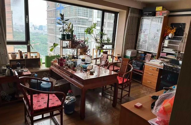 东方瑞景3室2厅209㎡896万二手房图片