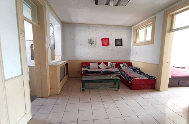 老文轩，电业局四院，龙山花园中间楼层，看房方便