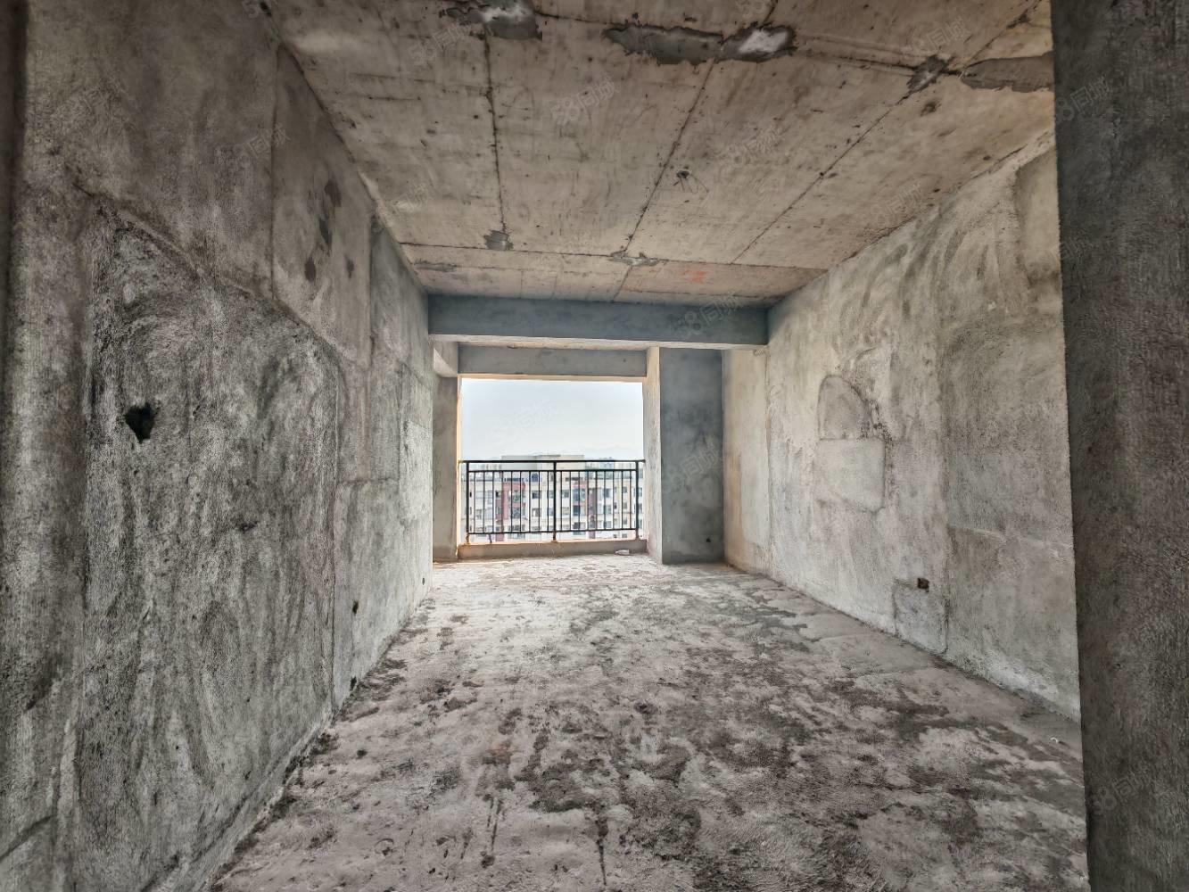 华泰花苑6室2厅2卫192㎡南北98万