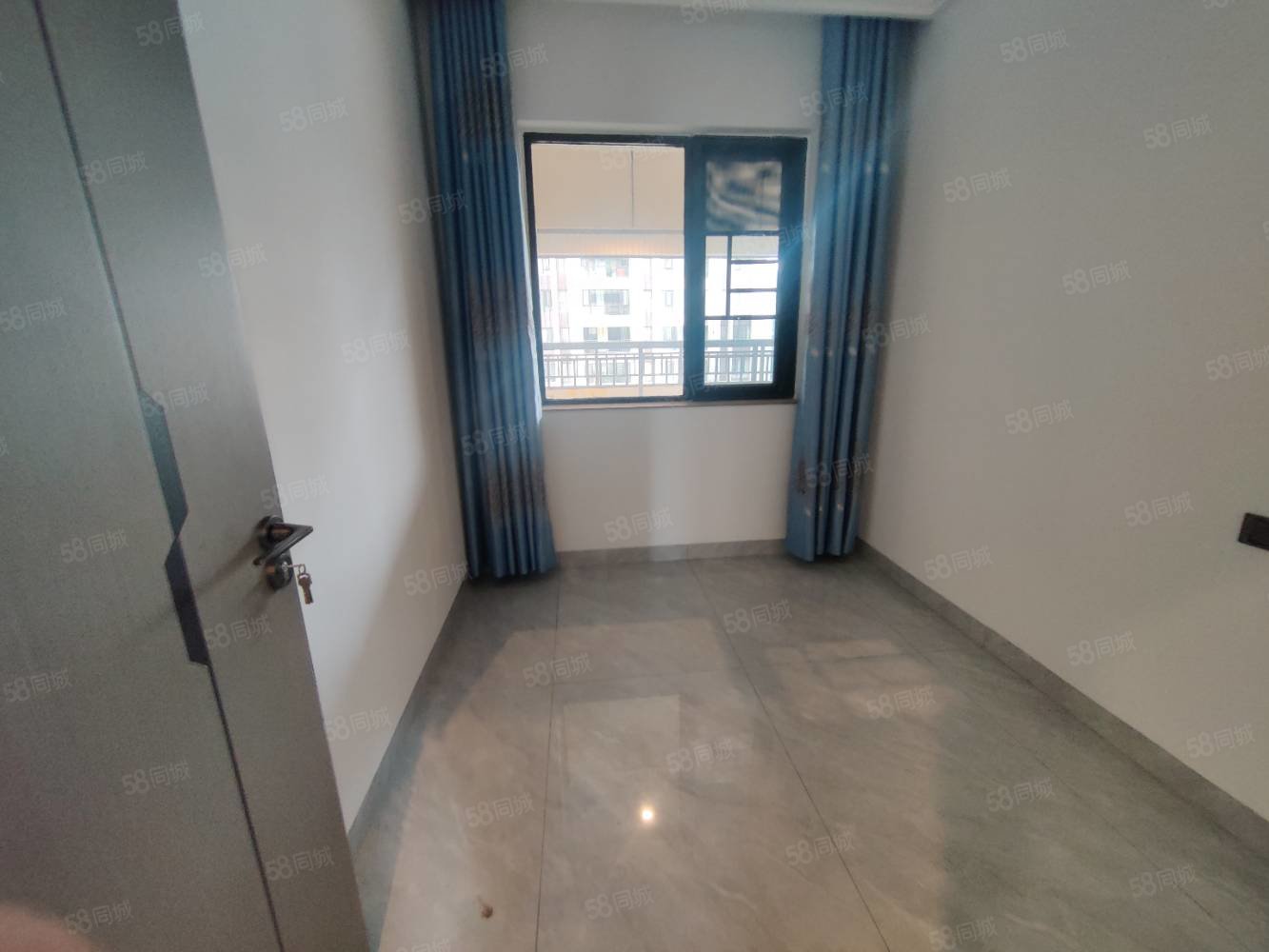 吾悦广场悦湖公馆3室2厅2卫118㎡南北84.8万