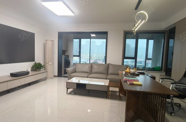 高端大气，次新房未入住，业主精装修带车位储藏室，城市之尊。