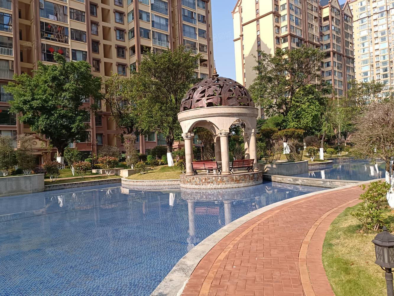 塞纳公馆伯爵4室2厅2卫150㎡南97万